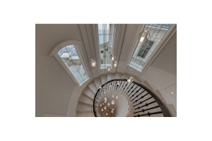 What Are the Top Trends in Modern Entryway Chandeliers?